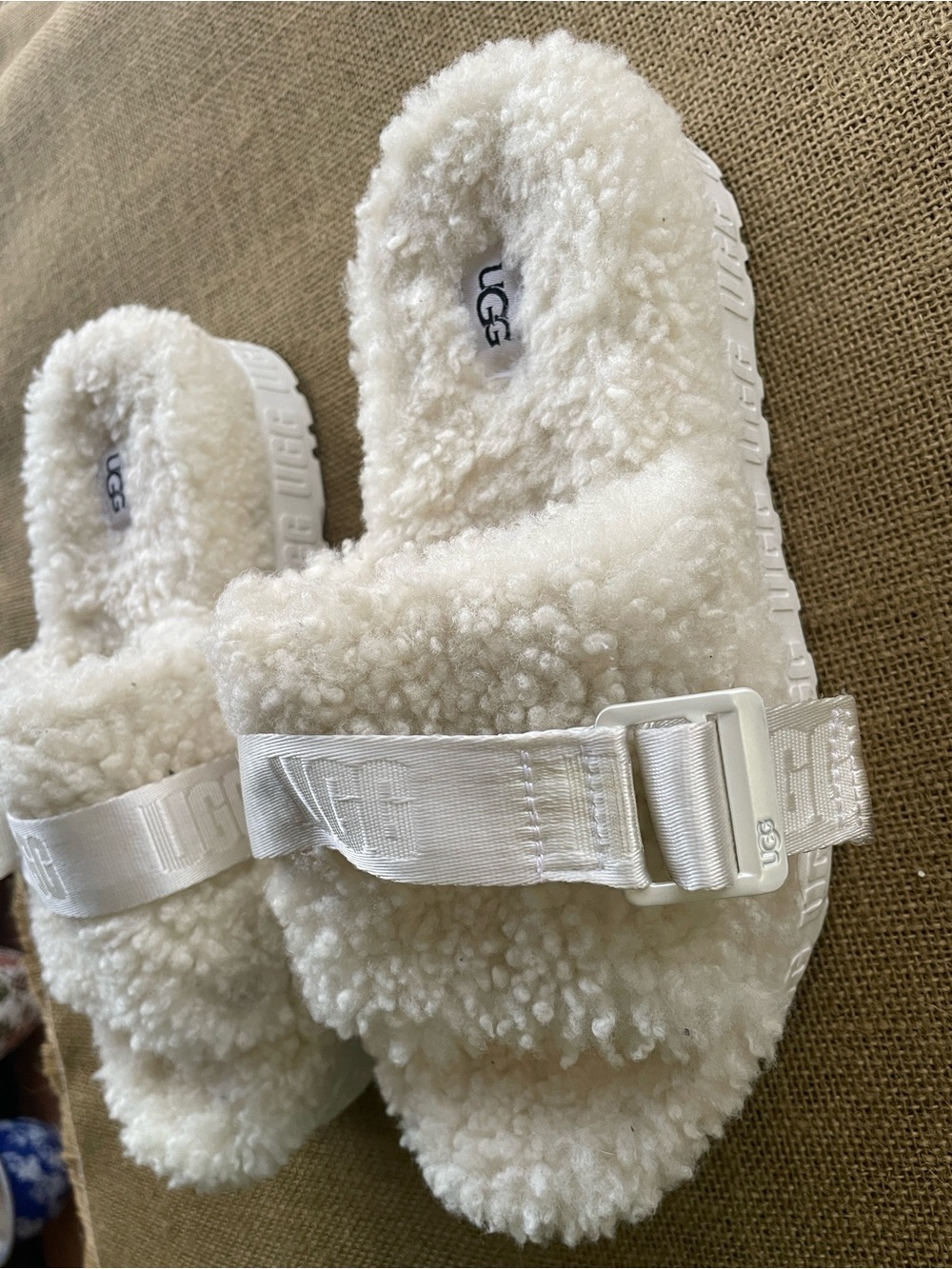 UGG Fluffita Slide Sandals in Off-White - Picture 4 of 14